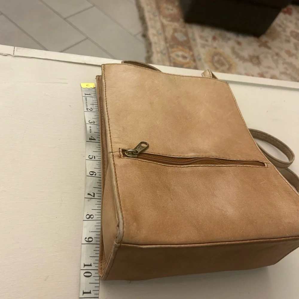 Vintage Bag Classic Tan Men's Messenger Bag By HOBO InternationalGreat Shape